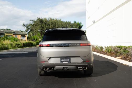 2023 Land Rover Range Rover Sport First Edition