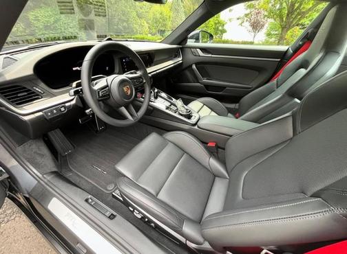 2025 Porsche 911 Carrera