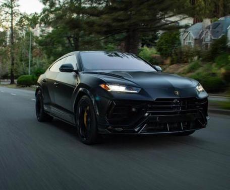 2023 Lamborghini Urus Performante