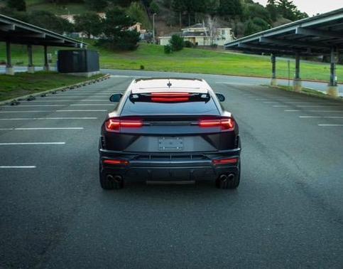 2023 Lamborghini Urus Performante
