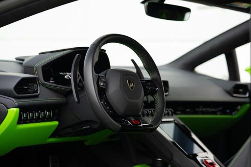 2023 Lamborghini Huracan EVO Coupe RWD