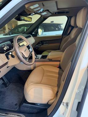 2025 Land Rover Range Rover P550e Autobiography