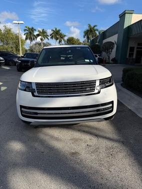 2025 Land Rover Range Rover P550e Autobiography