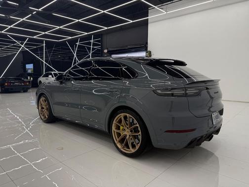 2022 Porsche Cayenne Turbo GT