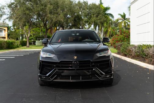 2024 Lamborghini Urus Performante