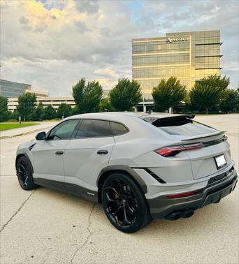 2024 Lamborghini Urus Performante