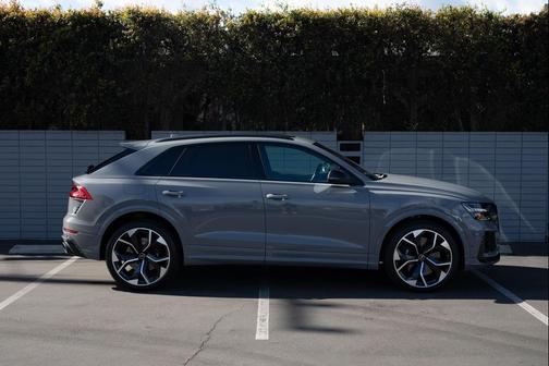 Nardo Gray 2023 Audi RS Q8 4.0T