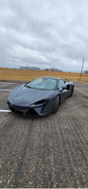 2025 McLaren Artura