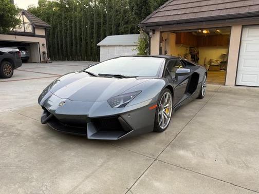 2014 Lamborghini Aventador LP 700-4