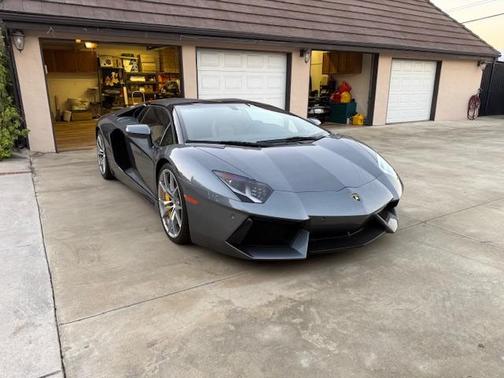 2014 Lamborghini Aventador LP 700-4