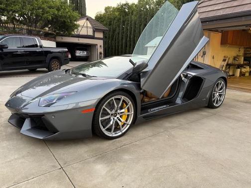 2014 Lamborghini Aventador LP 700-4