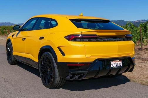 2025 Lamborghini Urus SE