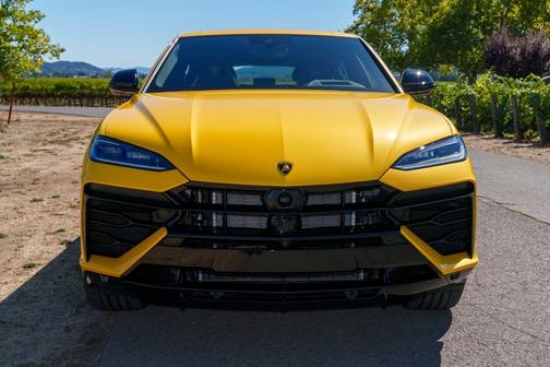 2025 Lamborghini Urus SE