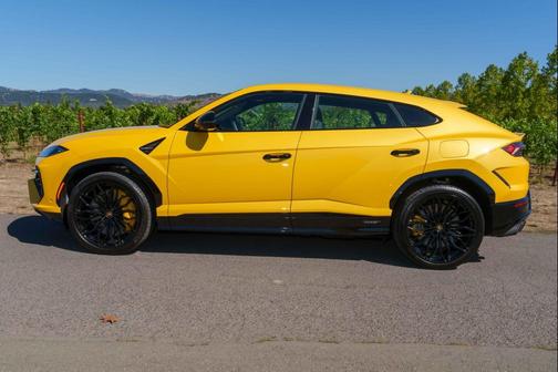 2025 Lamborghini Urus SE