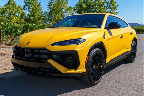 2025 Lamborghini Urus SE