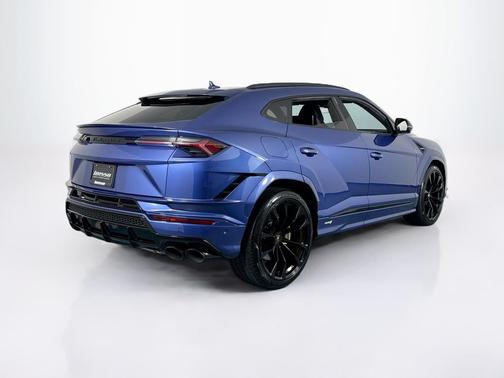 Blu Notte 2024 Lamborghini Urus S