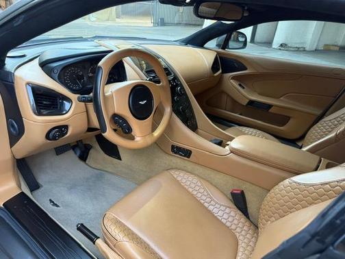 2016 Aston Martin Vanquish Coupe