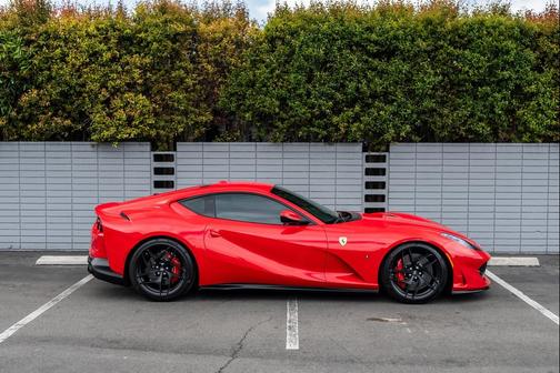 Rosso Corsa 2019 Ferrari 812 Superfast Base