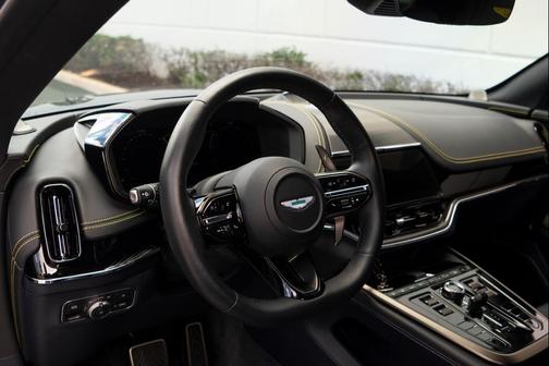 2025 Aston Martin DBX 707