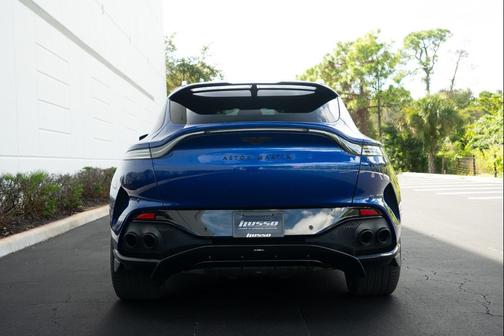2025 Aston Martin DBX 707