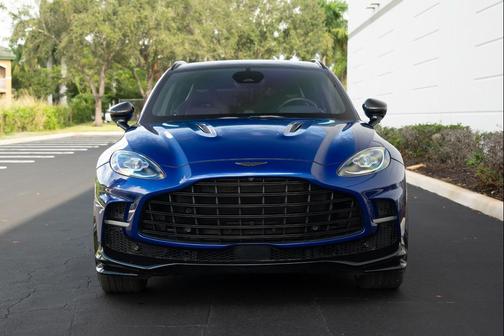 2025 Aston Martin DBX 707