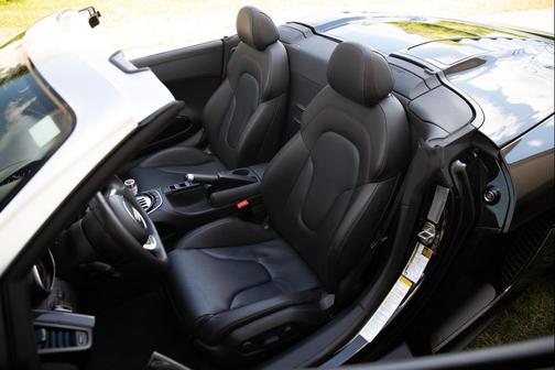 Black 2014 Audi R8 5.2