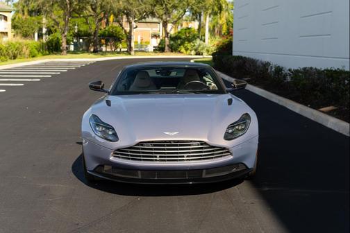2023 Aston Martin DB11 V8