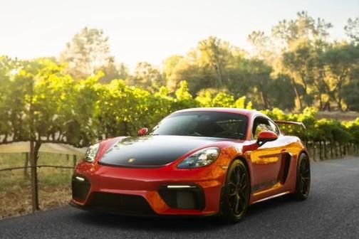 2022 Porsche 718 Cayman GT4