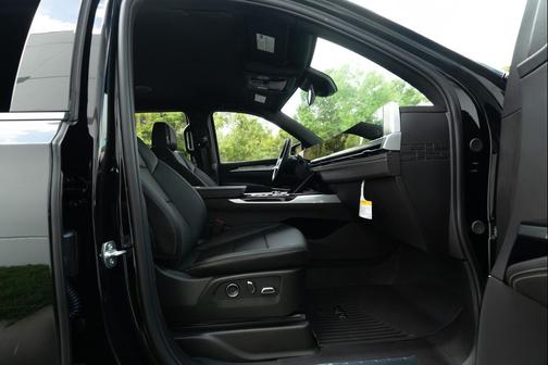 2025 Cadillac Escalade Luxury