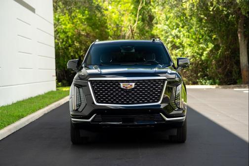 2025 Cadillac Escalade Luxury