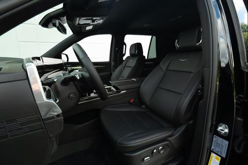 2025 Cadillac Escalade Luxury
