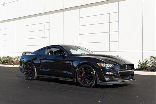 2022 Ford Shelby GT500 Base
