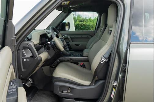 2025 Land Rover Defender P635 OCTA Edition One