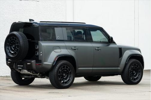 2025 Land Rover Defender P635 OCTA Edition One