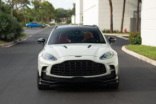 2023 Aston Martin DBX 707