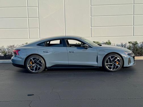 2024 Audi RS e-tron GT quattro