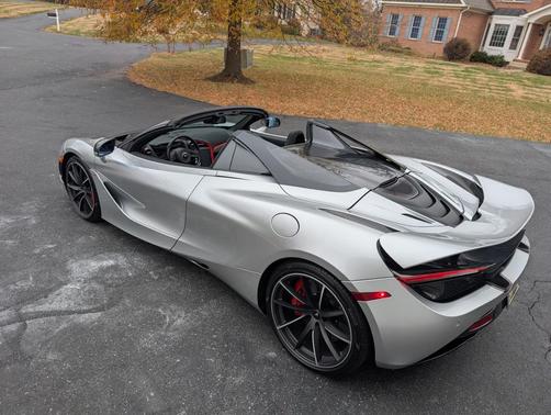 2022 McLaren 720S Base