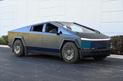 2024 Tesla Cybertruck Cyberbeast
