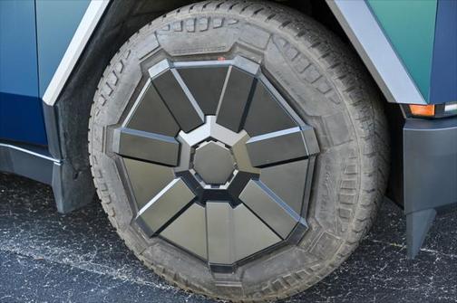 2024 Tesla Cybertruck Cyberbeast