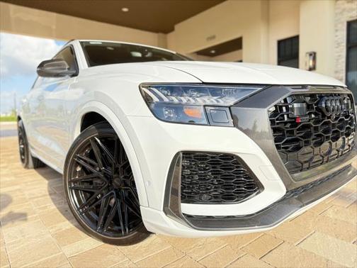 2023 Audi RS Q8 4.0T