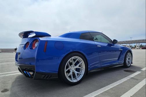 2021 Nissan GT-R Premium Dual-clutch 6-Speed Transmission
