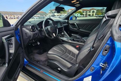 2021 Nissan GT-R Premium Dual-clutch 6-Speed Transmission