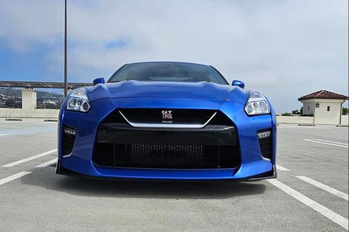2021 Nissan GT-R Premium Dual-clutch 6-Speed Transmission