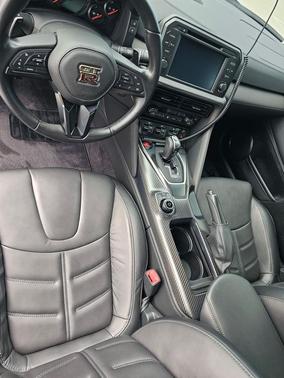 2021 Nissan GT-R Premium Dual-clutch 6-Speed Transmission