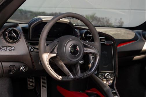 2018 McLaren 720S Base