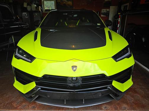 2024 Lamborghini Urus Performante