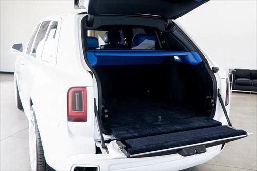 Arctic White 2023 Rolls-Royce Cullinan SUV