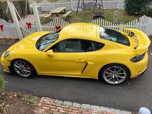 2022 Porsche 718 Cayman GT4