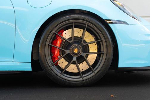 2026 Porsche 911 Carrera 4 GTS