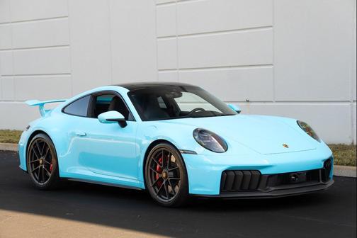 2026 Porsche 911 Carrera 4 GTS